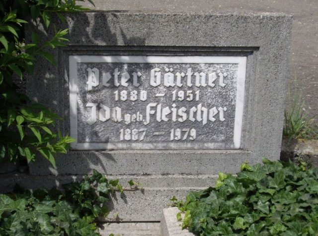Gaertner Peter 1880-1951 Fleischer Ida 1887-1979 Grabstein